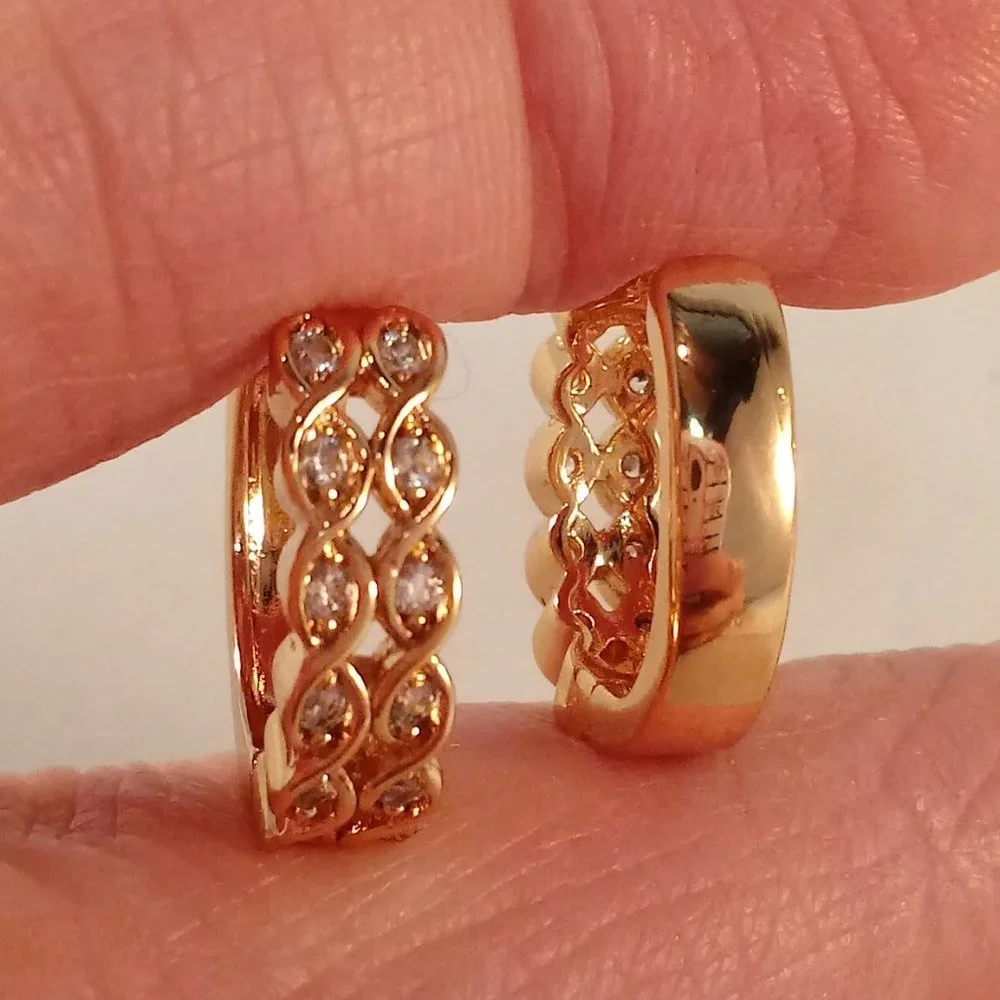 18K Yellow Gold Filled Swirl Infinity White Diamond Zircon Hoop Huggie Earrings